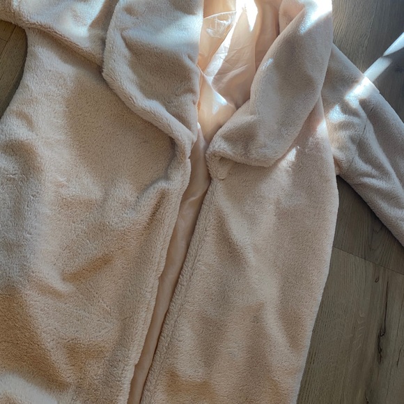 Coat - Picture 2 of 4